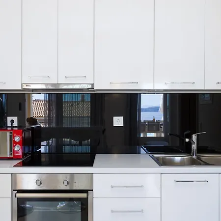 Odysseus Villa Agní