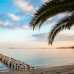 Odysseus Vila *